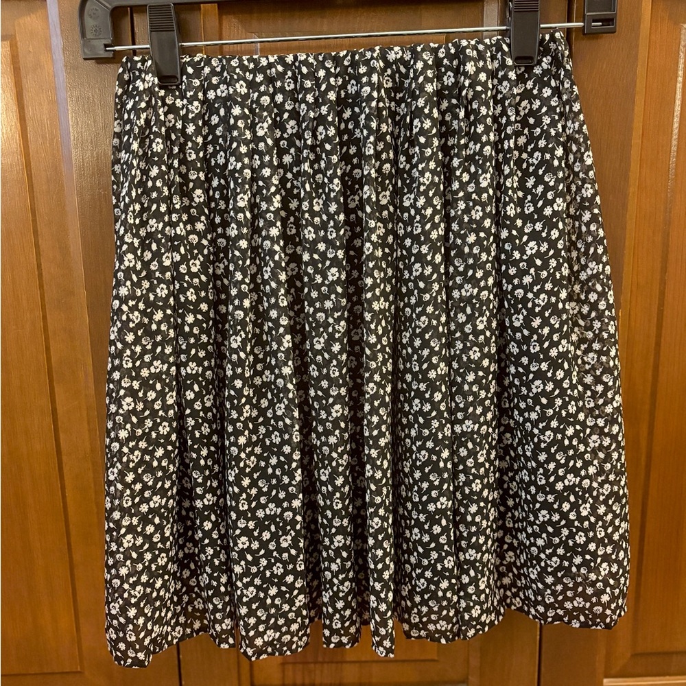 Hollister Black and White Skater Mini Skirt